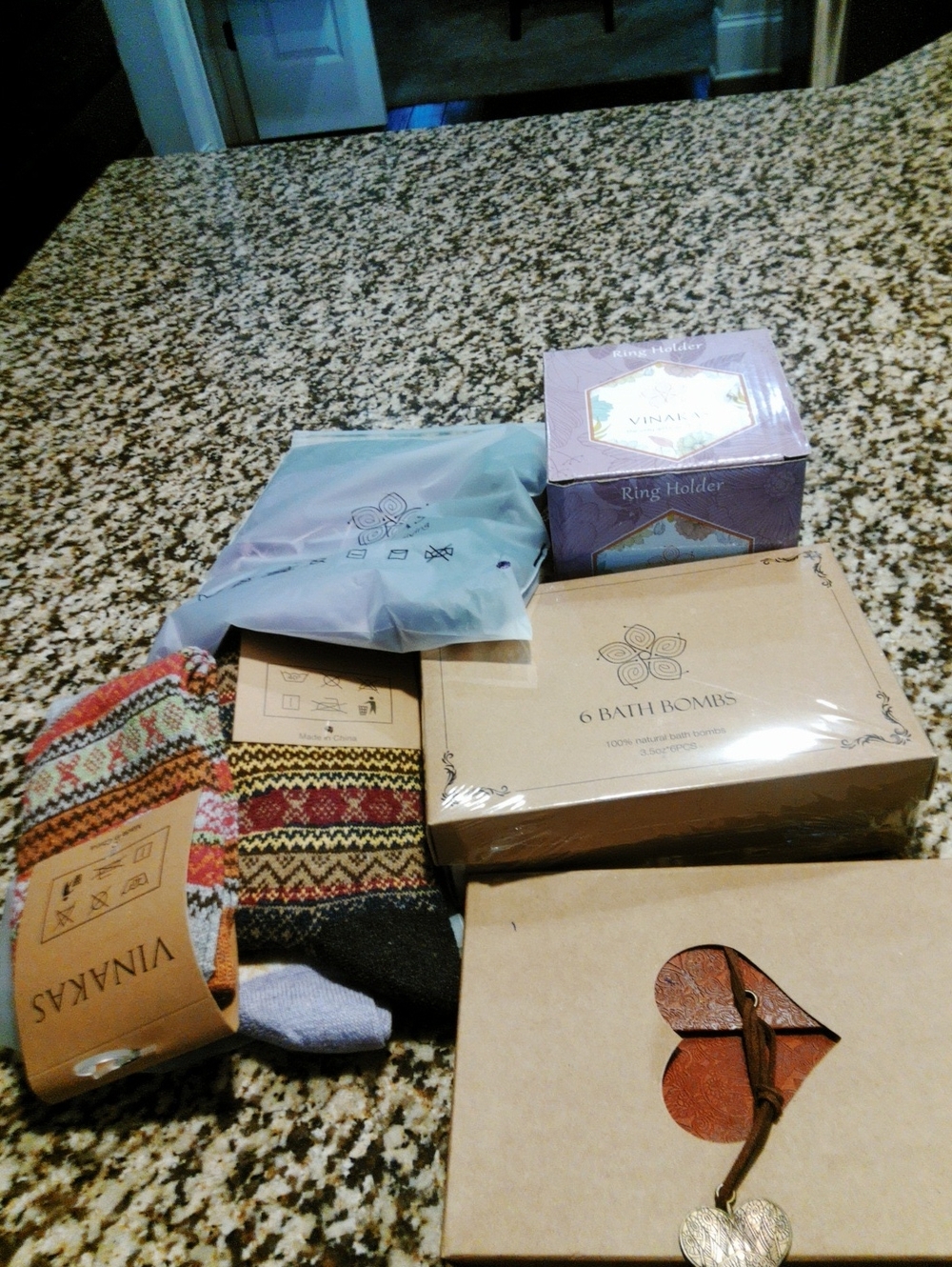 Assorted Gift Box. NEW - Picture 6 of 6